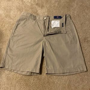 Vineyard Vines club shorts size 34